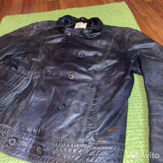 Кожаная куртка levis