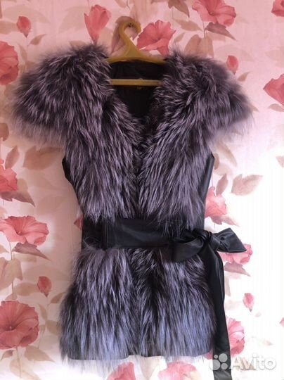 Жилетка меховая женская