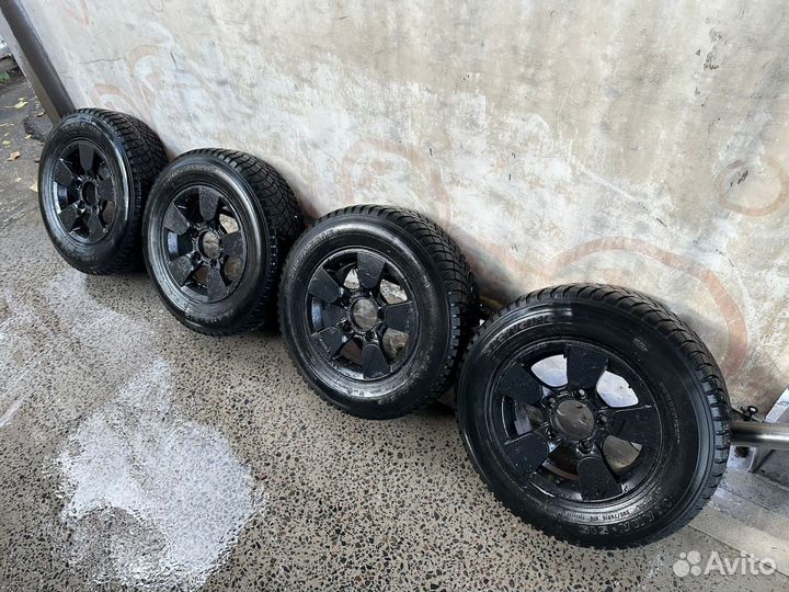 Литые диски р 15 5 139,7 нива с зимней резиной