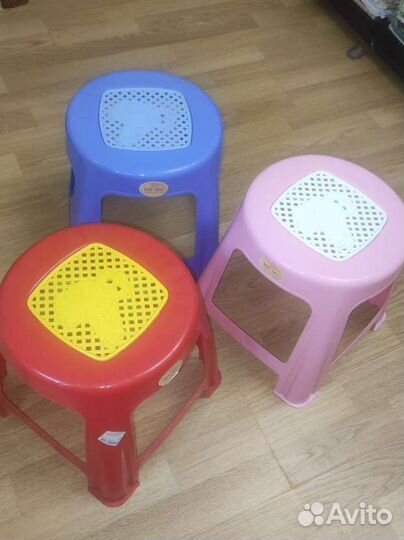 Детская табуретка новая пластиковая