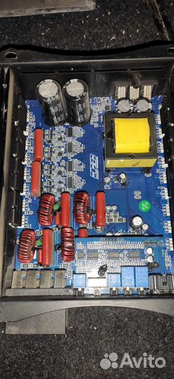 Автомобильный усилитель atom