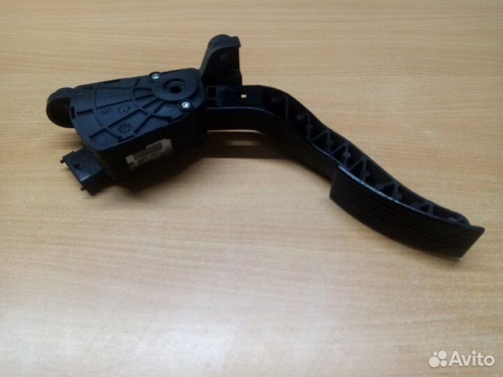 Педаль газа Kia Rio (3) sedan - 4DR 1.4 (107Л.С)