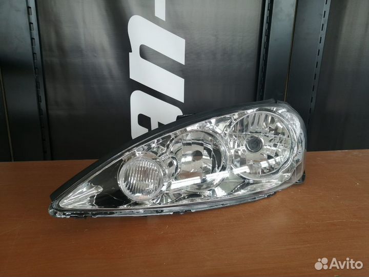 Фара левая toyota camry 04-06 короткое ухо
