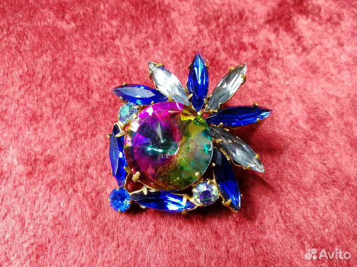 Брошь Разноцветные камни с переливом Чехия 45*40