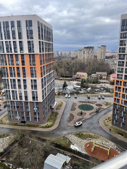 3-к. квартира, 82 м², 13/16 эт.