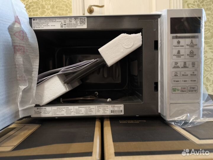 Микроволновая печь LG MS2042DY (новая)