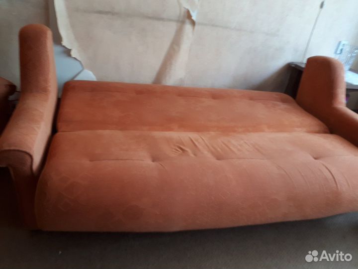 Диван велюровый бу