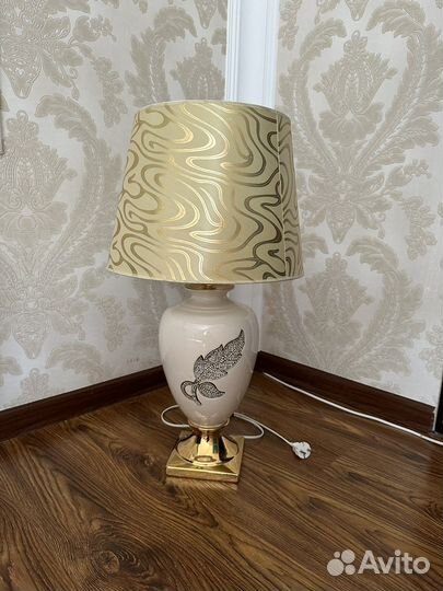 Лампа настольная