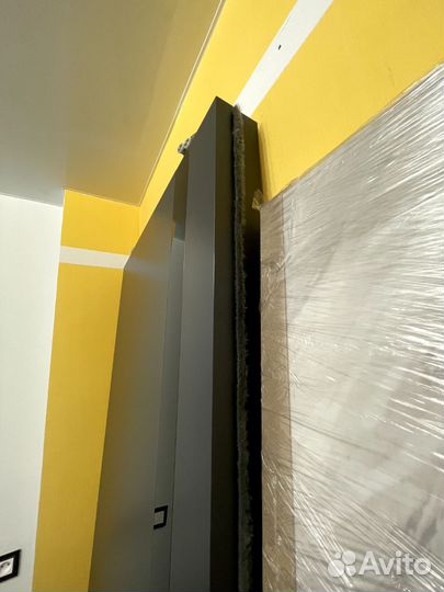 Межкомнатная выкотная дверь