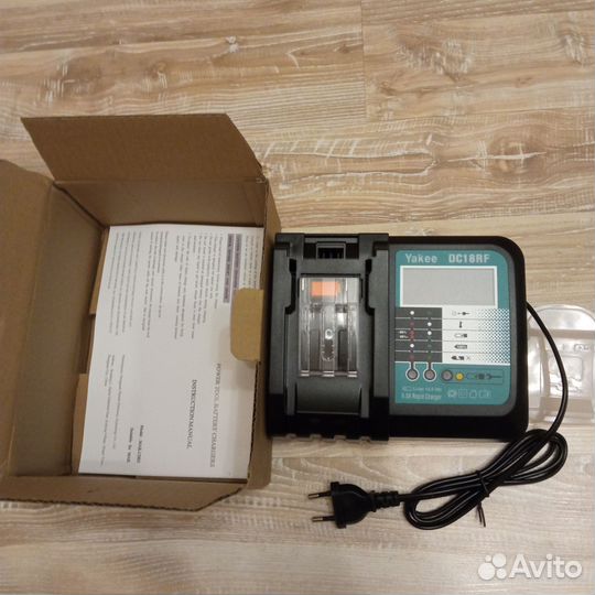 Зарядка акумулятора Макита, есть охлаждение