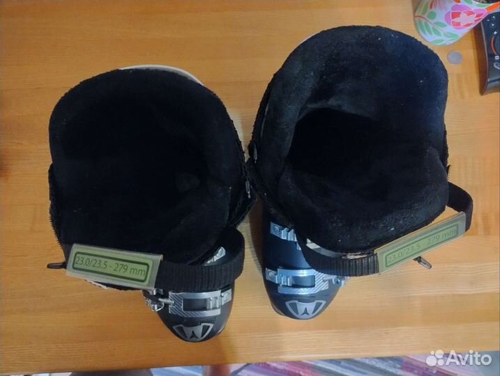 Горнолыжные ботинки женские Atomic