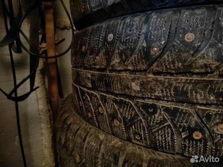 Bridgestone Ice Cruiser 7000 215/60 R16 95T