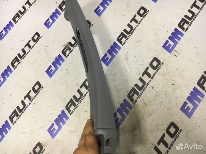 Накладка центральной стойки правая Хендай Соната