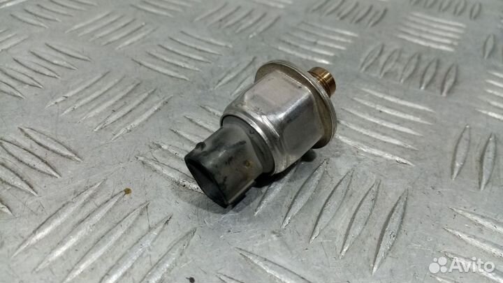 Б/У Датчик давления тормозной жидкости