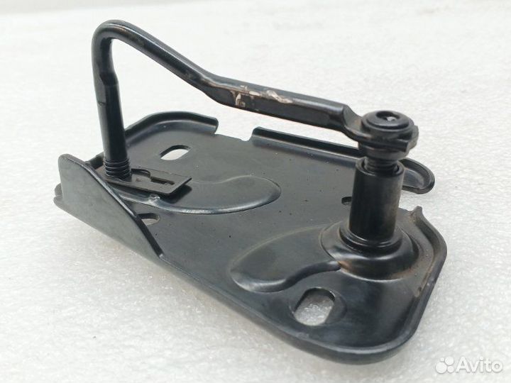 Замок капота правый Audi Q5 FY 2.0 DET 2019