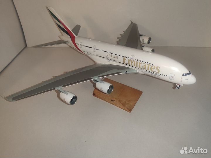 Модель самолета А-380