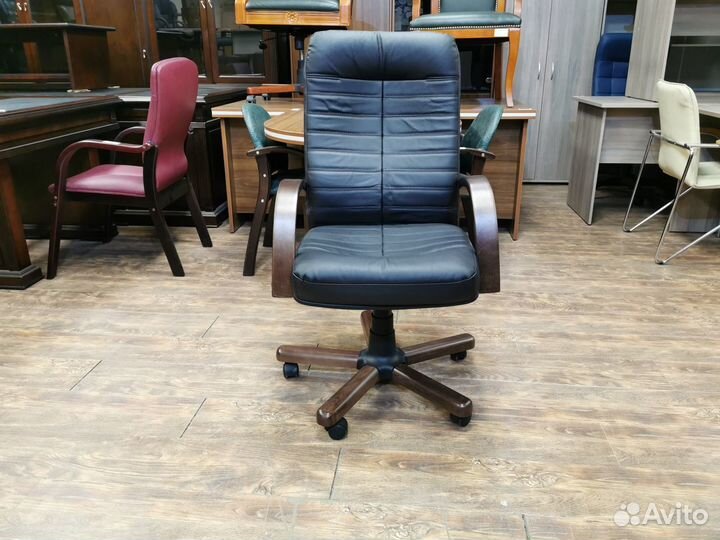 Кресло руководителя орман экс-чрн кожа дерево