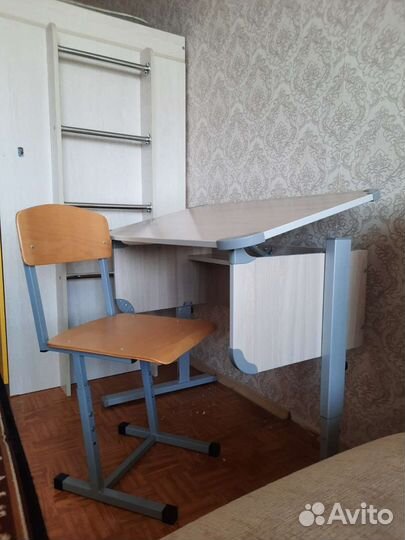 Растущий стол и стул