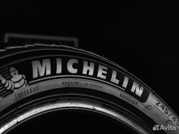 Michelin Pilot Alpin 5 SUV 245/45 R20 112V