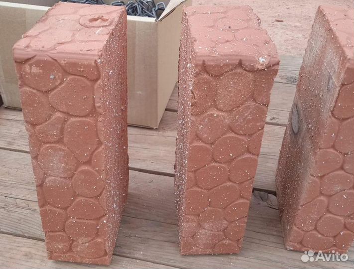 Кирпич рядовой красный полнотелый