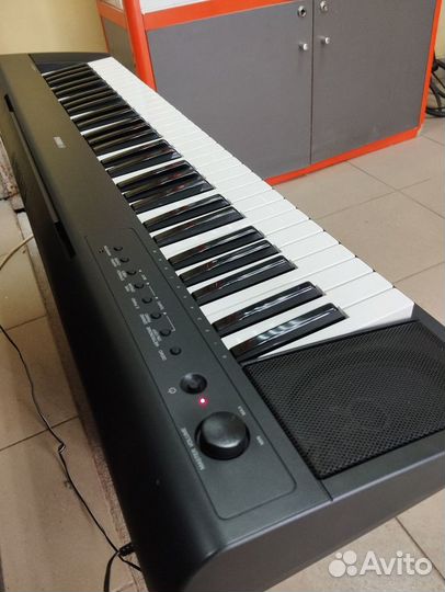 Цифровое пианино Yamaha NP-11 Piaggero B