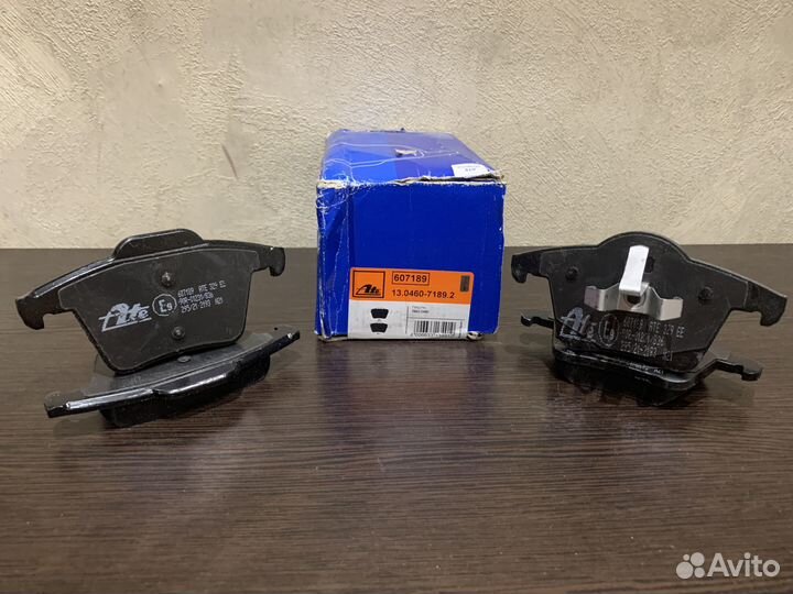 Колодки тормозные задние для XC90 Volvo 30793093