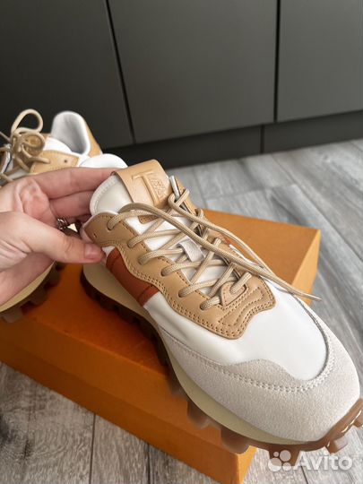 Кроссовки tods
