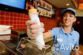 Работник в кафе на АЗС 193