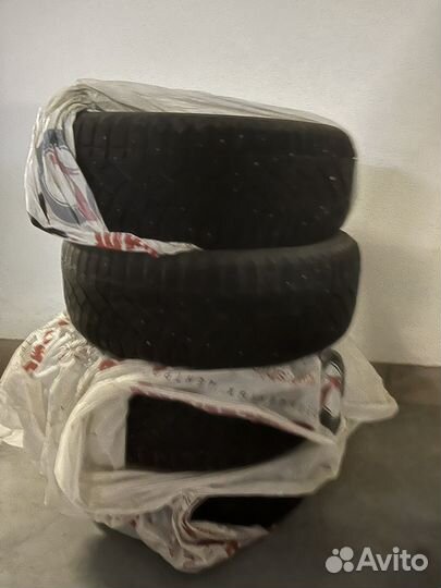 Nitto Therma Spike 225/65 R17