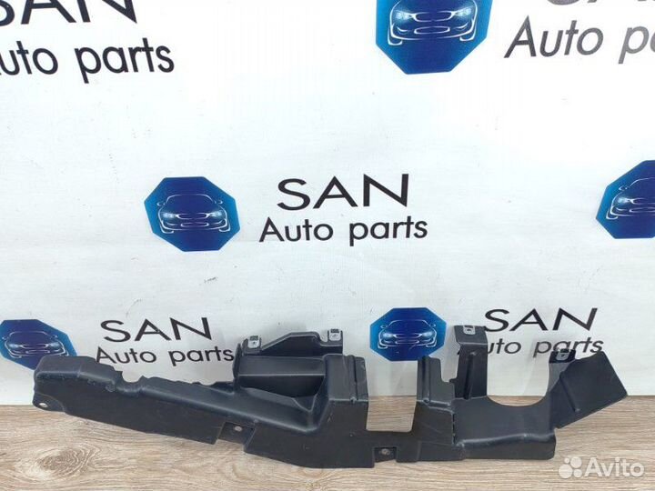 Кожух рулевого механизма правый Bmw X5 Рест E70