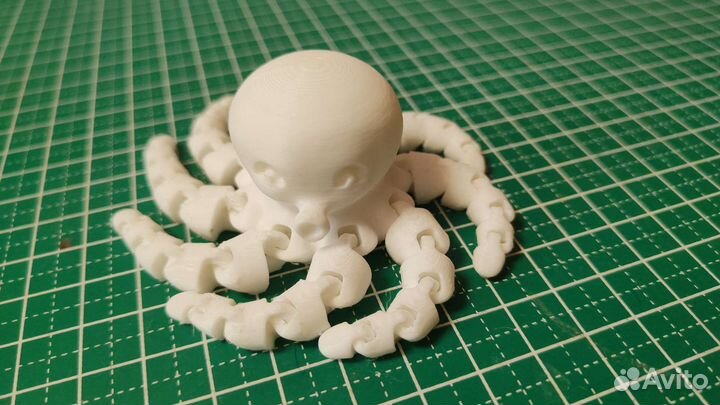 Осьминог с гибкими щупальцами