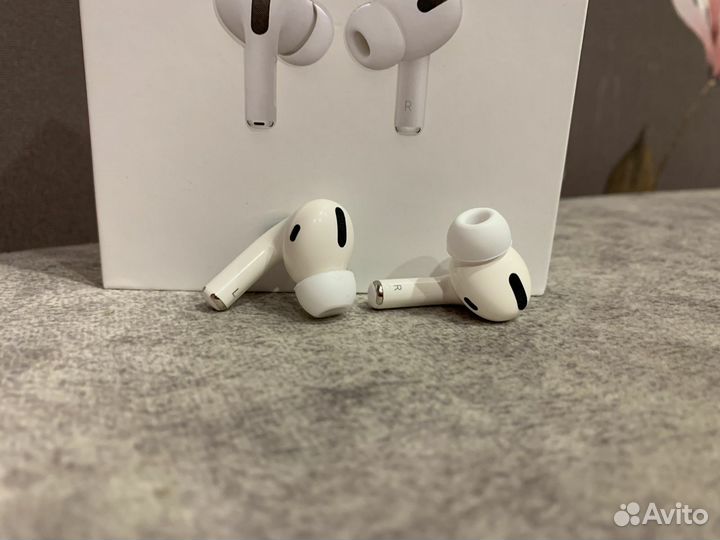 Беспроводные наушники AirPods Pro новые