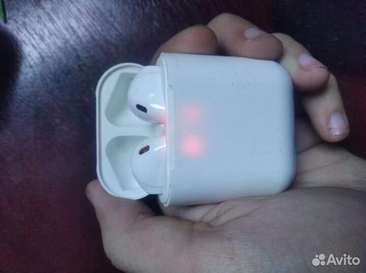 Беспроводные наушники airpods