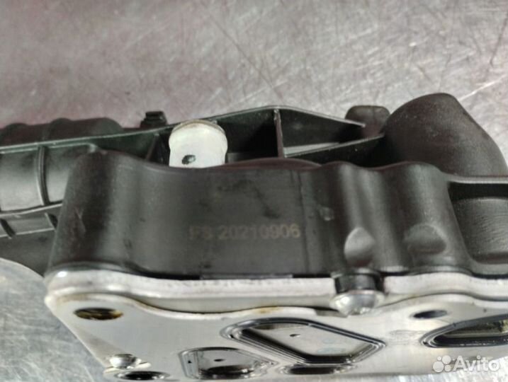 Корпус масляного фильтра Mercedes C-Class W204