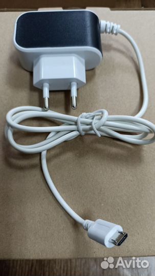 Зарядка на 3 USB для смартфона с кабелем