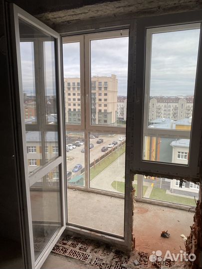 Балконная дверь с окном