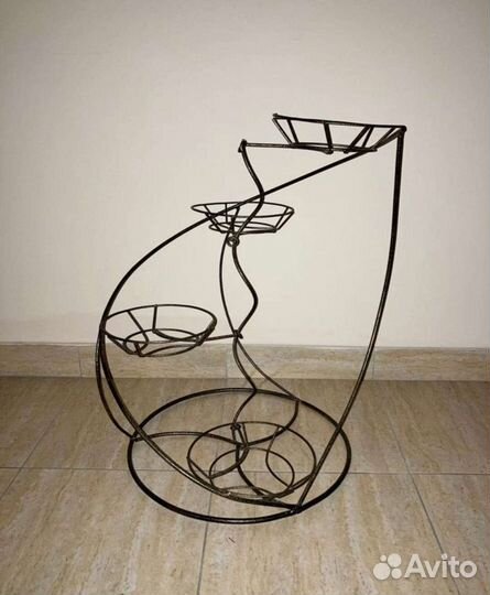 Подставка для цветов напольная металлическая