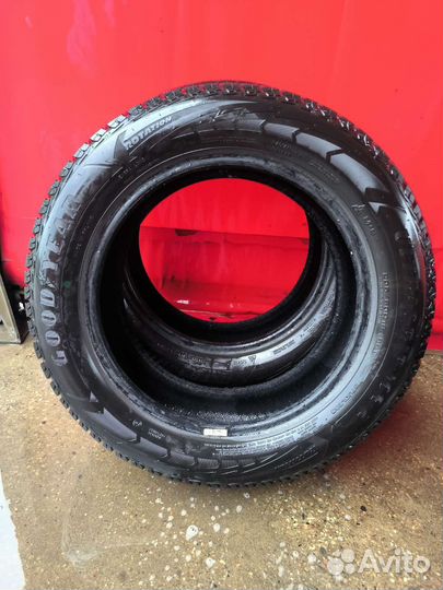 Goodyear UltraGrip Ice 2 205/60 R16 96T