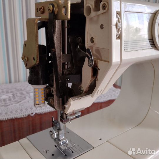 Швейная машина janome