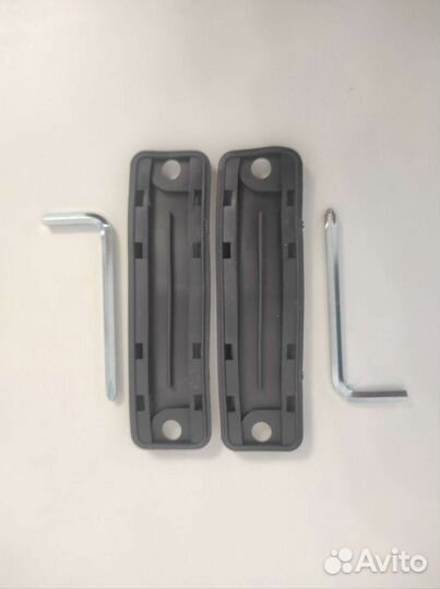 Резинка кнопки открывания багажника Toyota Avensis