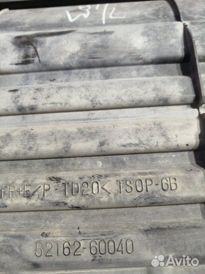 Накладка на бампер Toyota Land Cruicer 200