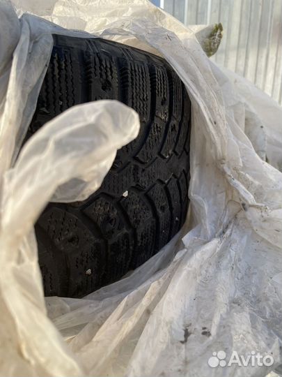 Bridgestone Blizzak Spike-01 225/60 R17