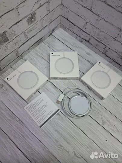 Быстрая беспроводная зарядка MagSafe charger