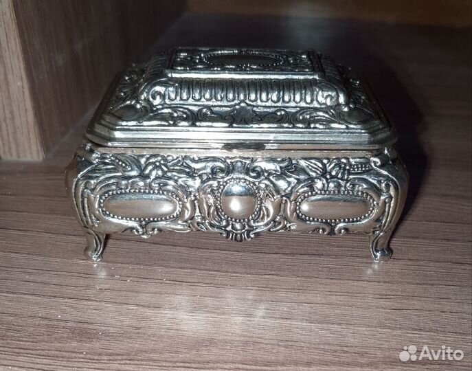 Шкатулка для украшений