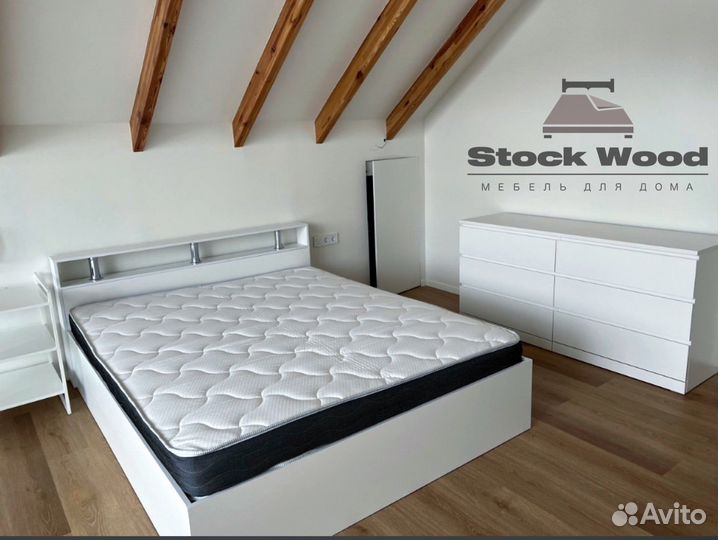 Кровать белая