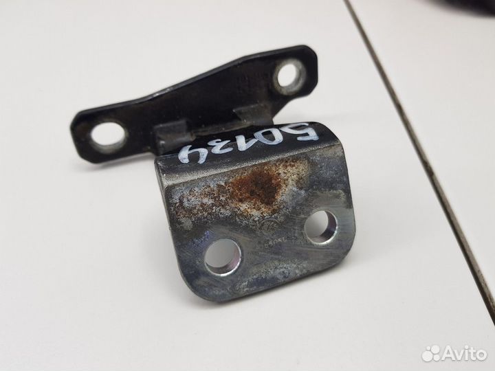 Петля двери задняя левая верхняя (Hyundai Equus)