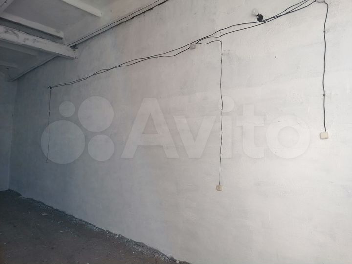 Гараж, > 30 м²