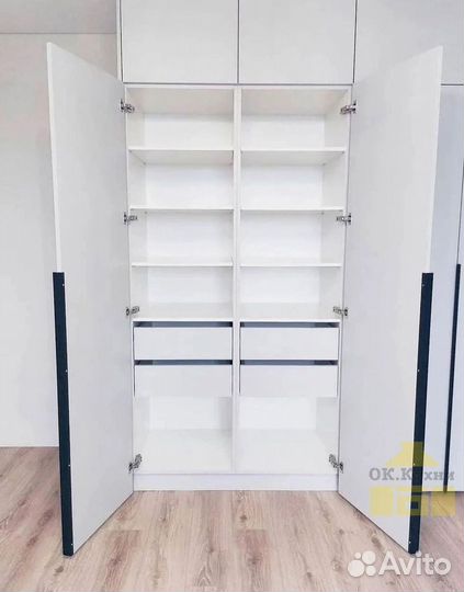 Угловой шкаф