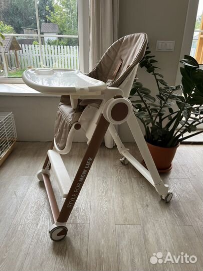 Стульчик для кормления Happy Baby