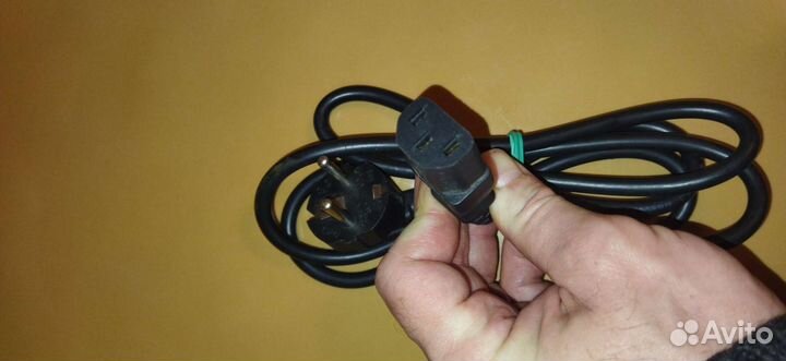 Зарядные устройства,кабели и др. Старого образца